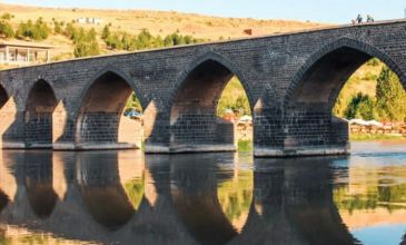Günübirlik Surların Çevrelediği Tarihi Şehir Diyarbakır Turu